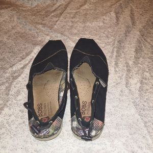 Bobs size 9 canvas shoes